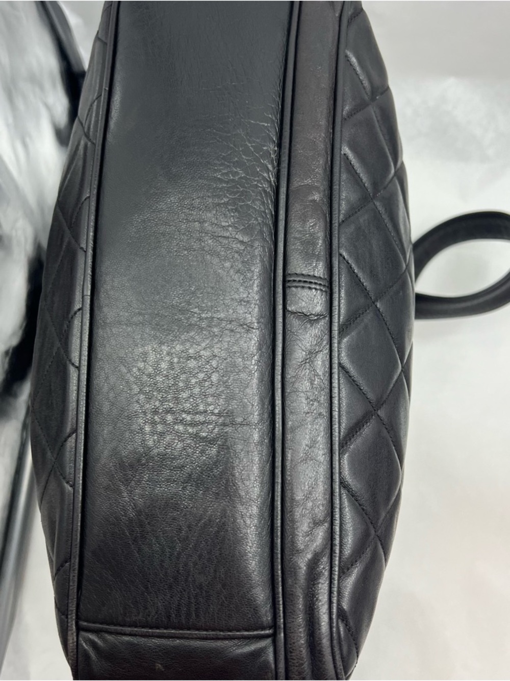 CHANEL Black Quilted Shoulder Bag with Gold CC Hardware - Picture 14 of 16